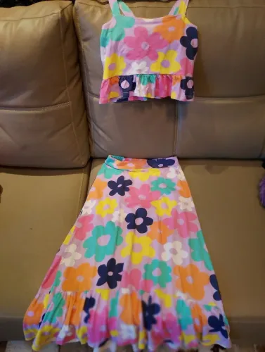 Lote de roupa menina , servem de 8 a 10 anos