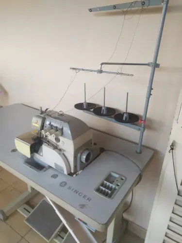MÁQUINA DE COSTURA INDUSTRIAL OVERLOQUE SINGER 321C-131M-04