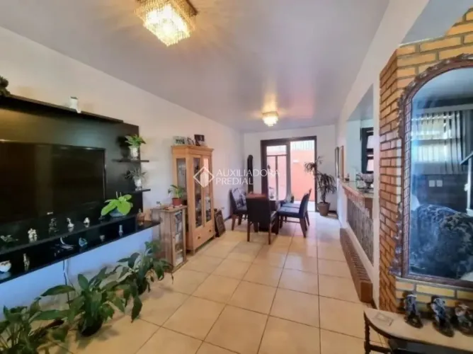 Casa em condomínio 127 m² para locação - 3 dorm (1 suíte) - 1 vagas - Ipanema / Porto Aleg