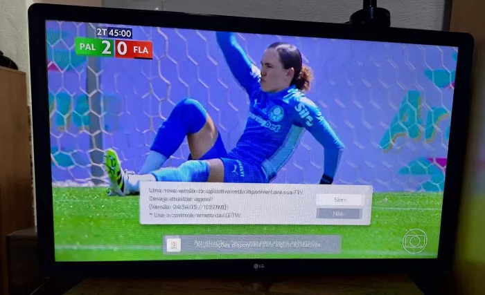 Vendo Smart TV LG 32 polegadas pouquíssimo usada, praticamente nova