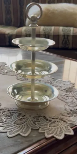 Fruteira de prata medindo 0,25 cm . Lindo objeto para servir petiscos com sofisticação