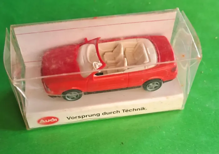 Miniatura Audi A4 escala 1/87 Herpa<br>Audi A4 Cabriolet, fabricado pela Herpa  escala 1/87