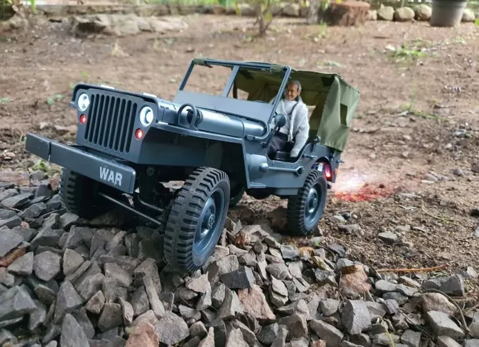 Jeep Willys escala 1/10 - R/C JJRC Automodelo