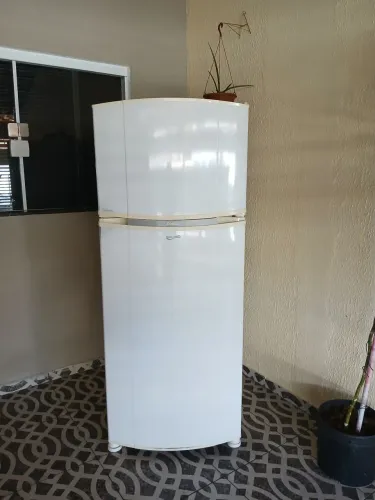 Vendo geladeira Consul 403L