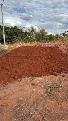 Aterro Limpo - Terra vermelha