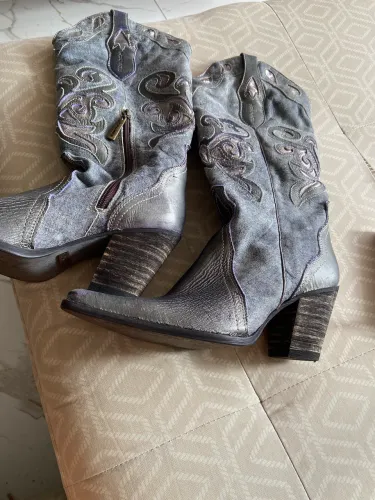 Bota de Couro Nova