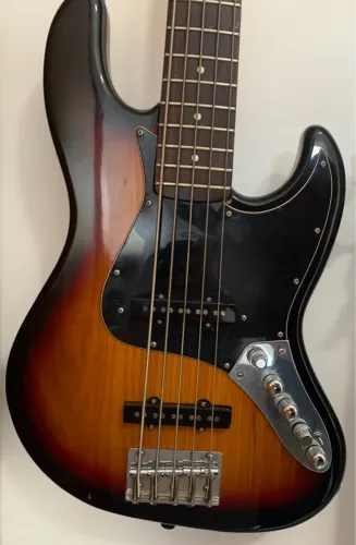 Baixo Fender 5 Cordas Sunburst