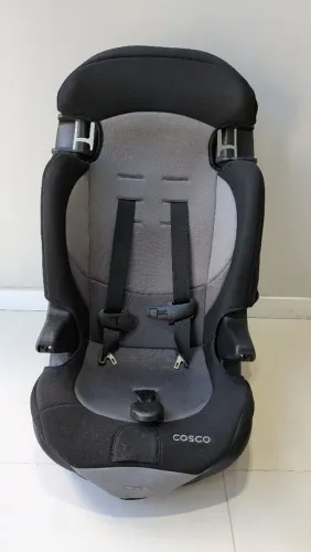 Cadeirinha para carro e viagem de avião leve e portátil 