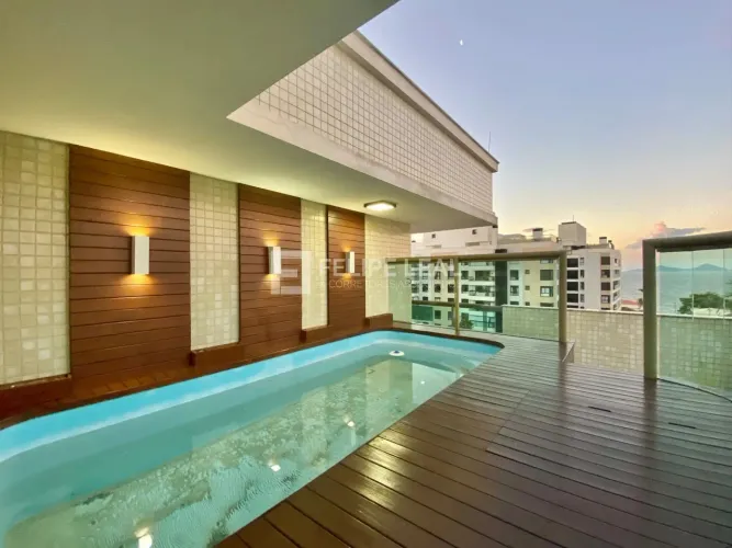 Apartamento Cobertura em Balneário - Florianópolis, SC