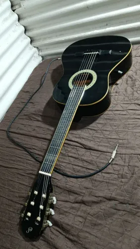 Violão elétrico, regulado por um profissional para ser adequado aos iniciantes! 6.6.7