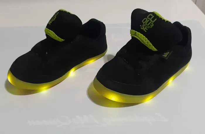 Tênis Bibi com Luz  Tamanho 24