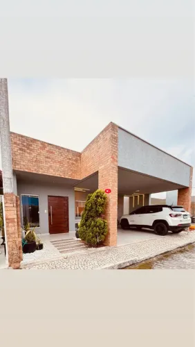 Casa de Alto Padrão 4/4 sendo 1 suite e closet - Porteira fechada