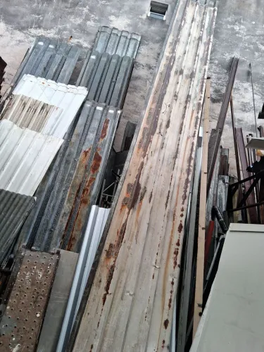 Telhas de zinco usadas tenho vários tamanhos 