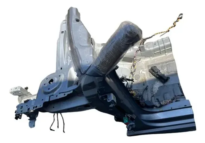 Caixa De Roda Peugeot 208 2023 Lado Esquerdo Prata