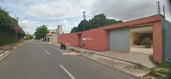 AV. RIO POTI - BAIRRO: HORTO FLORESTAL
