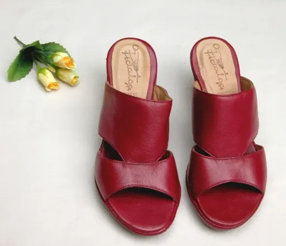 Tamanco feminino cor vinho nº 33 - fabricação Fidalga