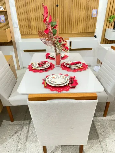 Mesa Para Sala De Jantar Madeira Maciça Com Cadeiras Acochoadas - Em Promoção 
