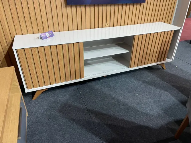 Rack de TV Moderno com Design Inovador