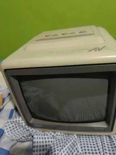 TV SEMP 10 POLEGADAS 10A22EAV