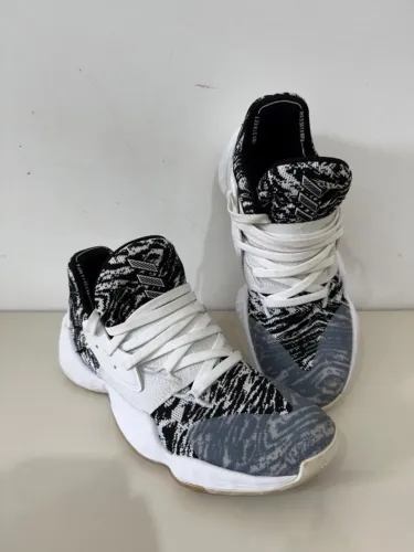 Tênis Adidas Harden 4