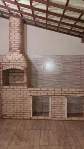 Churrasqueira e base pra pia de 2 metros