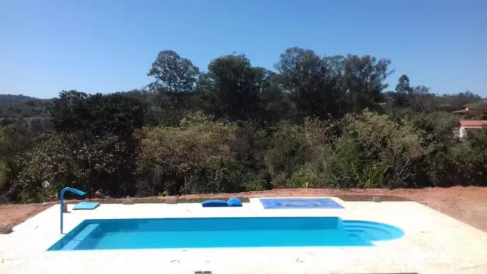 Piscina de fibra 10.70 x 4.00 x 1.40 . Sua piscina está na Spaço BH Piscinas