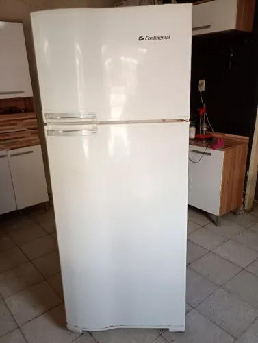 *Com Defeito*Geladeira Continental Duplex - Usada com defeito 