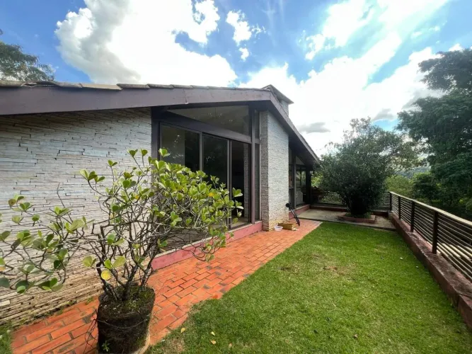 Casa em Condomínio na Vila Del Rey - Nova Lima
