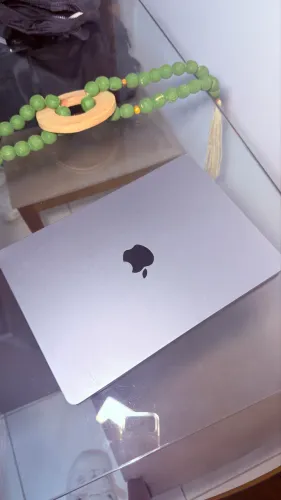 MAC BOOK AIR M2