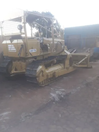 Trator esteira Fiat alles AD7B equipado com escarificador e enleirador super reformado