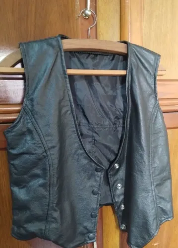 Colete de couro verdadeiro