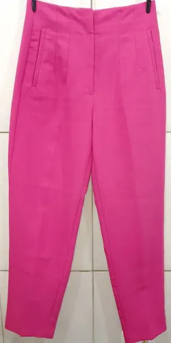 Calça alfaiataria marca Zara tamanho 38/40 no Brasil usada