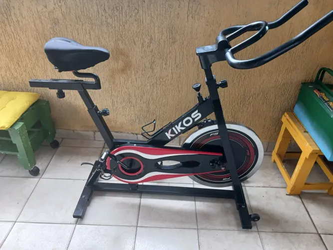 Bicicleta ergometrica spinning