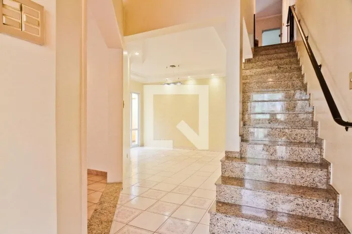 Casa à Venda - Santana, 3 Quartos, 220 m2