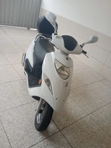 Suzuki Burgman 2012