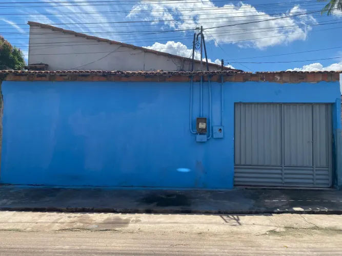 Casa com condomínio no liberdade 1