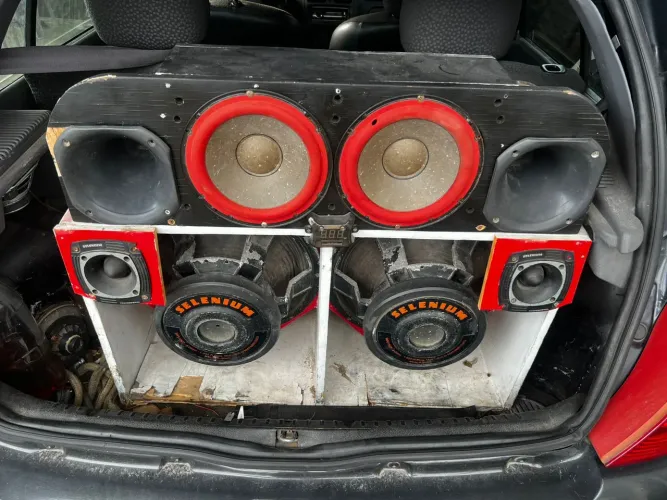 SOM AUTOMOTIVO