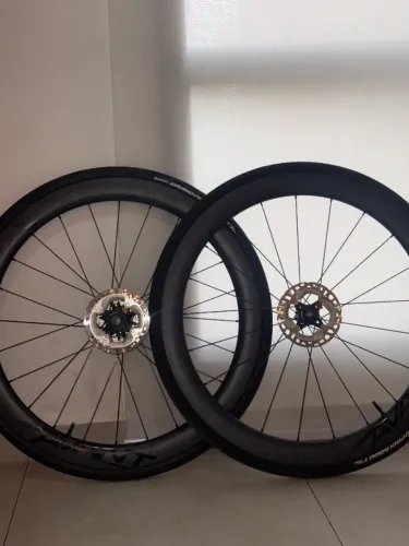 PAR DE RODAS DE CARBONO AVANT ELITE 50 MM + CONTINENTAL GP 5000 TT TR