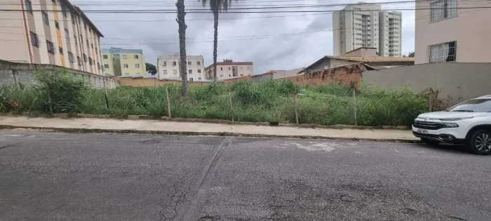 Lote semi plano no Bairro Serrano 1.084 m².