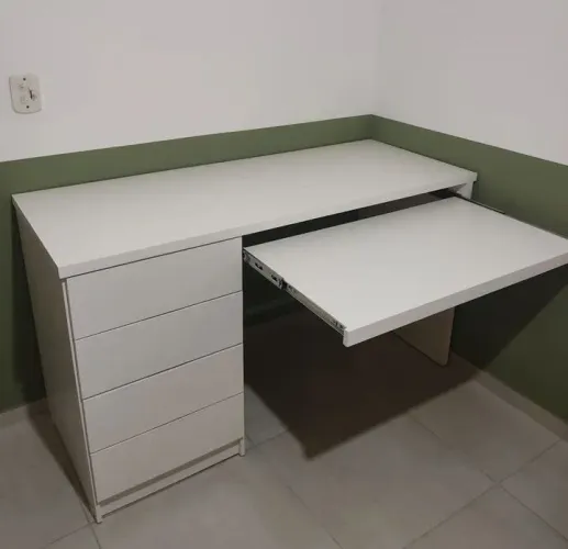 Escrivaninha L 1.20 M