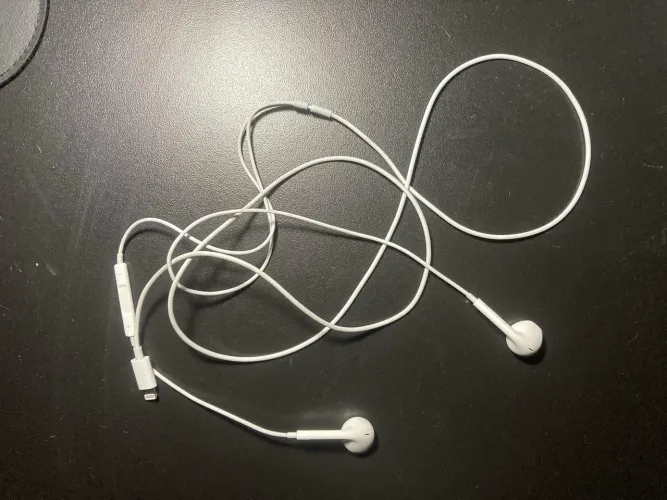 Fone de Ouvido Apple EarPods Original - Conector Lightning (Impecável -Serial no Cabo)