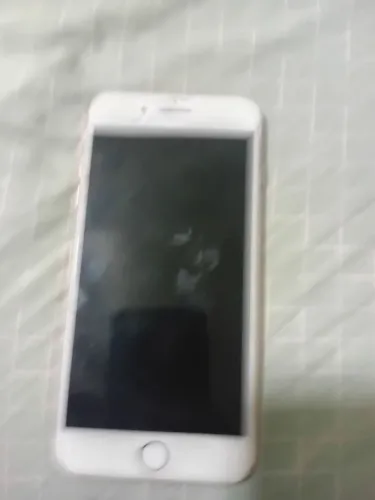 Vendo um iPhone 8 plus usado em bom estado