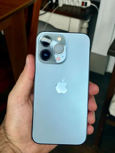 iPhone 13 Pro (99% bateria)