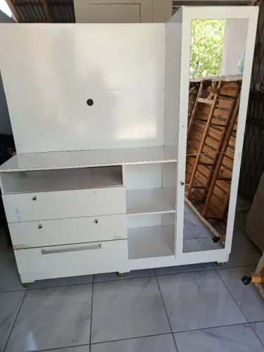 Cômoda com espelho e 3 gavetas