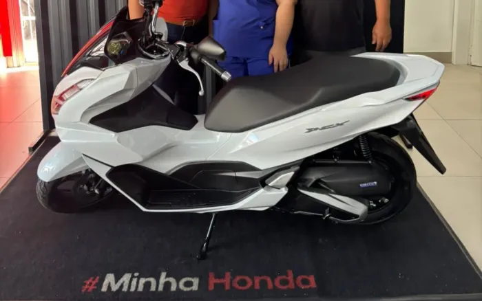 Vendo PCX CBS Zerada acabou de sair da loja contato *