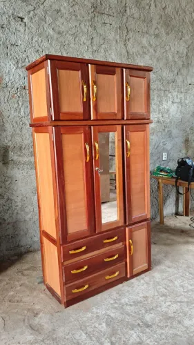 Guarda roupa de solteiro 3 portas com maleiro 