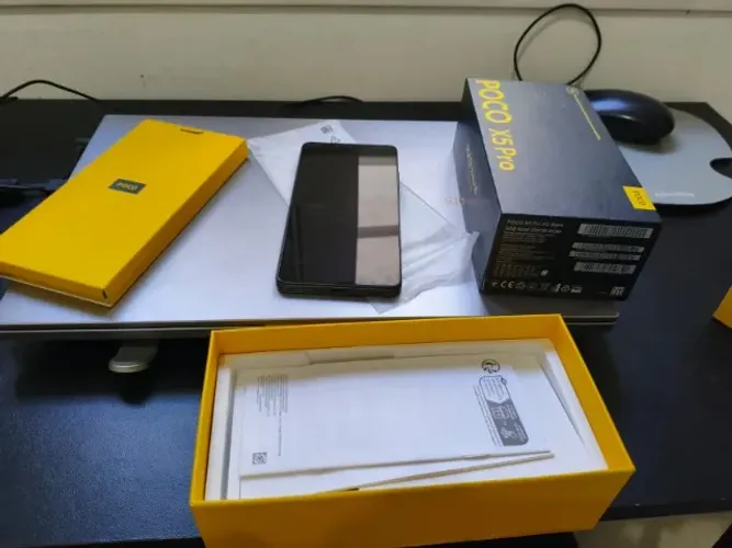 Celular: POCO X5 PRO, 256GB 8gb de RAM, Excelente estado de conservação.