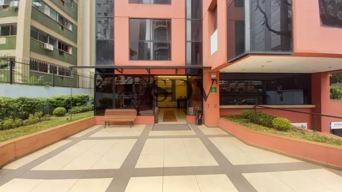 Sala Comercial no Coração do Itaim - Totalmente Reformada e com Preço Abaixo da Avaliação