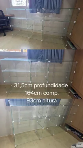 Estante de vidro