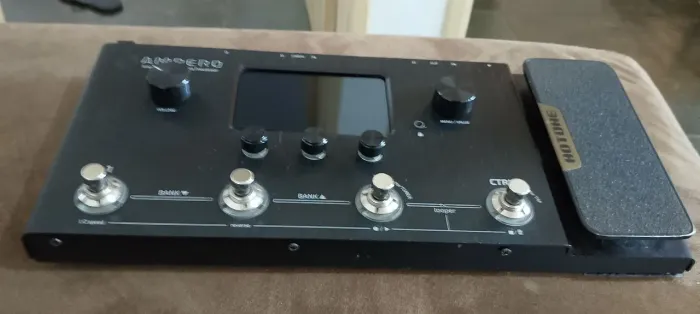 Desapego Pedaleira ampero mp100 acompanha fonte zera